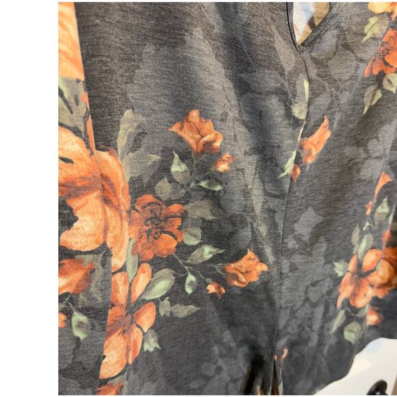 Flirty & Floral 🌿 | Cold-Shoulder Tie-Front Top | White Birch | Size Large - Picture 4 of 6